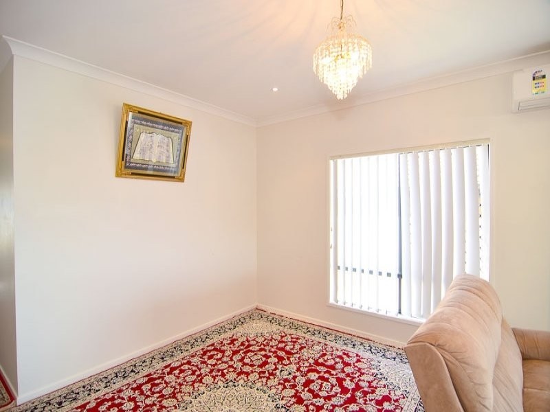 28 Hyde Ave, Springfield Lakes QLD 4300