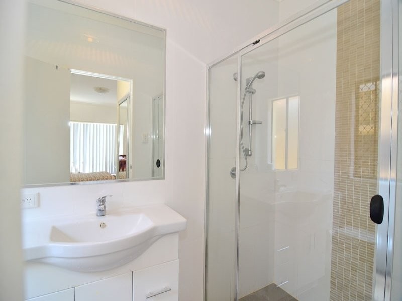 28 Hyde Ave, Springfield Lakes QLD 4300
