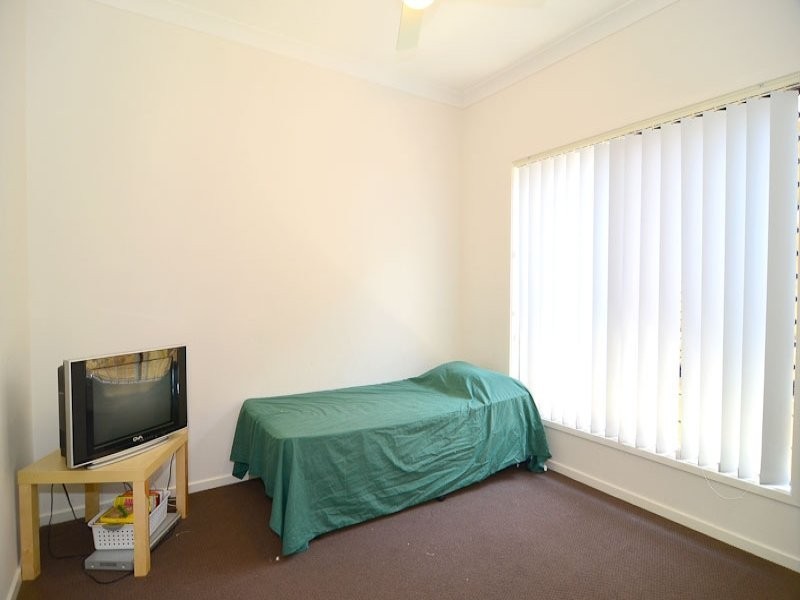 28 Hyde Ave, Springfield Lakes QLD 4300