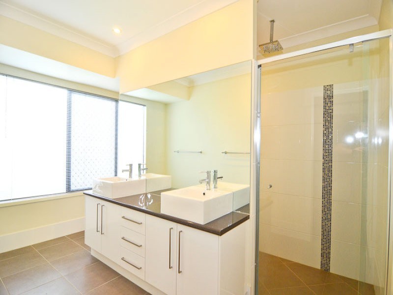 55 Summit Drive, Springfield Lakes QLD 4300