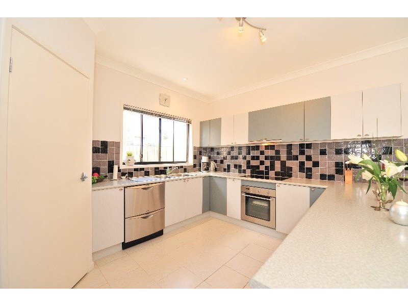 132 Lakeside Avenue, Springfield Lakes QLD 4300