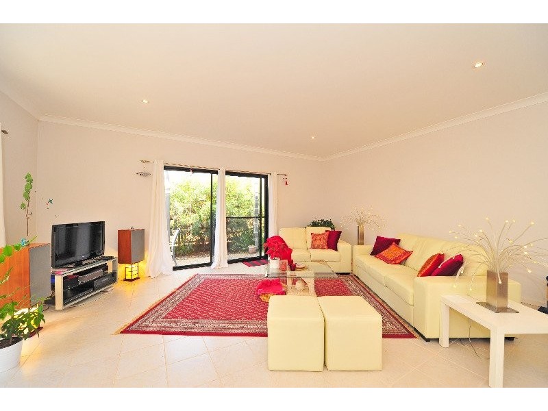 132 Lakeside Avenue, Springfield Lakes QLD 4300