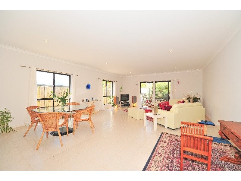 132 Lakeside Avenue, Springfield Lakes QLD 4300