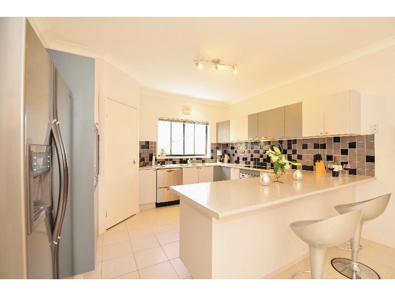 132 Lakeside Avenue, Springfield Lakes QLD 4300