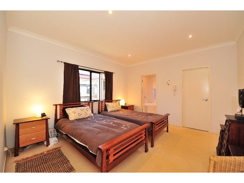 132 Lakeside Avenue, Springfield Lakes QLD 4300