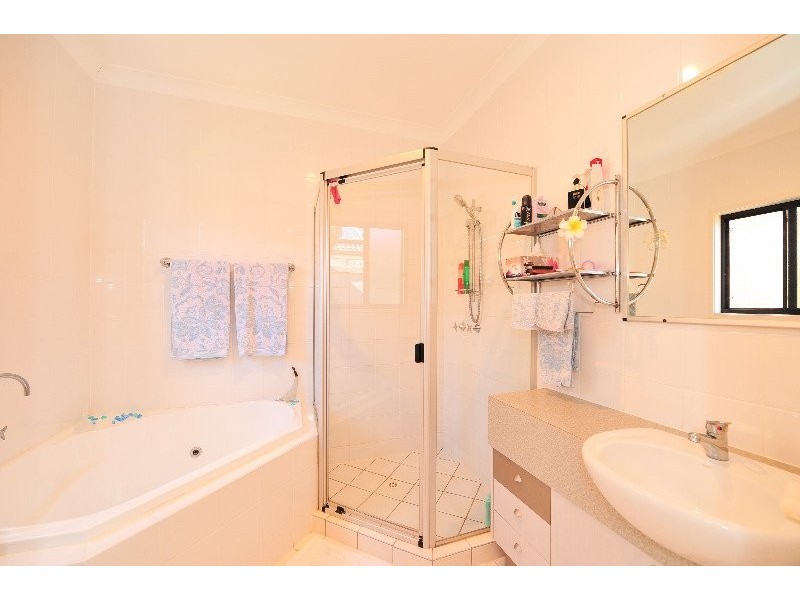 132 Lakeside Avenue, Springfield Lakes QLD 4300