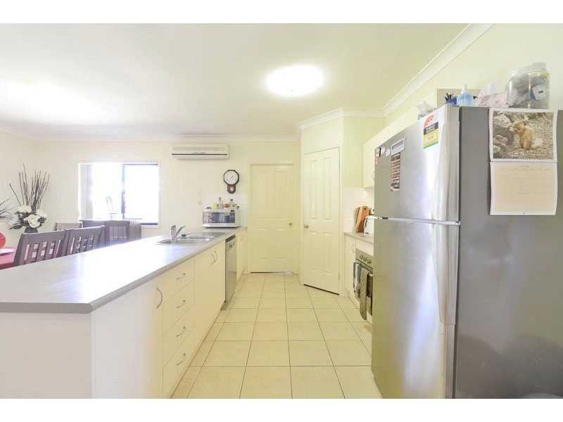 4 Burlington Terrace, Springfield Lakes QLD 4300