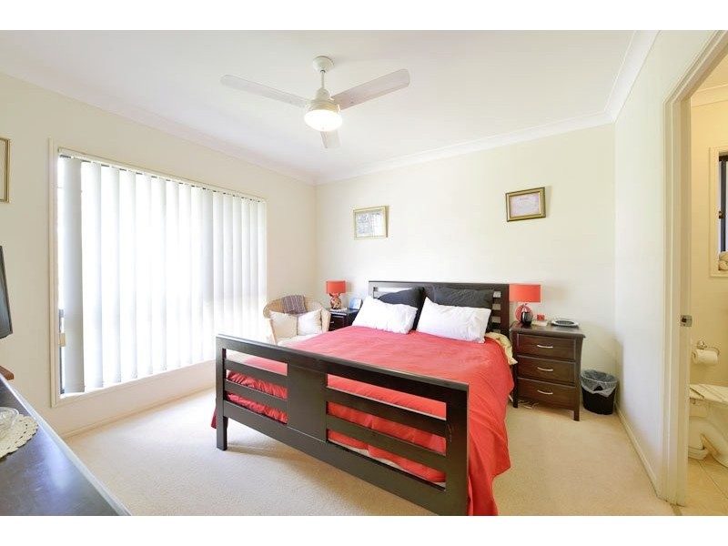 4 Burlington Terrace, Springfield Lakes QLD 4300
