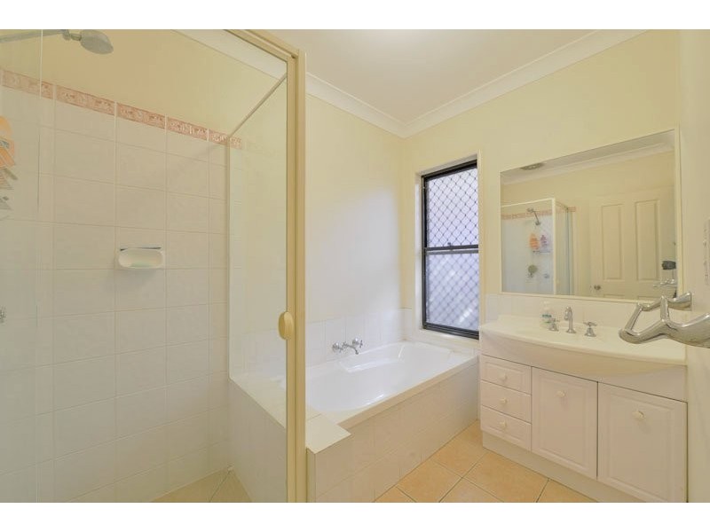 4 Burlington Terrace, Springfield Lakes QLD 4300