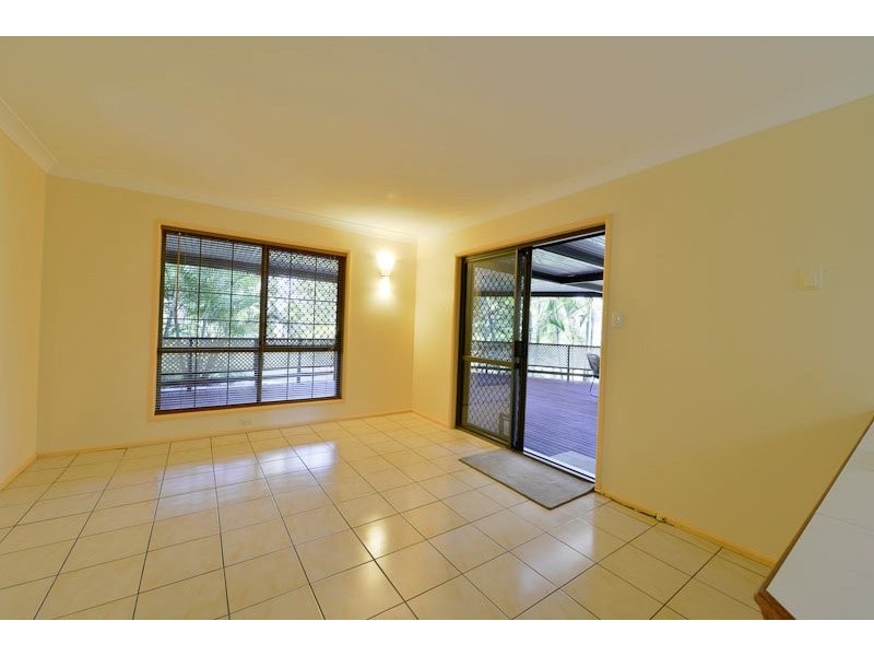 10 Hallett Avenue, Camira QLD 4300