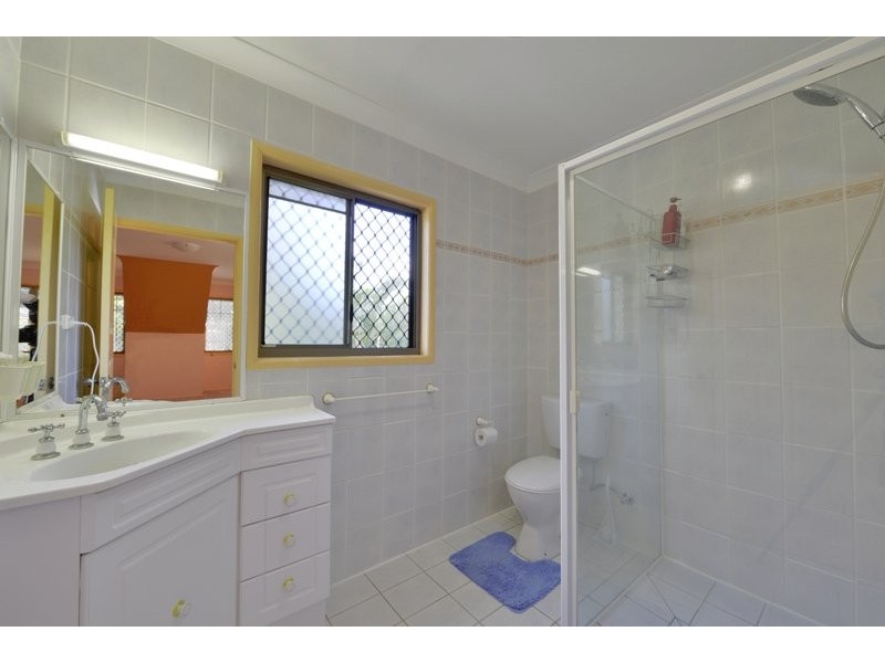 10 Hallett Avenue, Camira QLD 4300