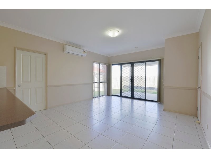 8 Sailboat Way, Springfield Lakes QLD 4300