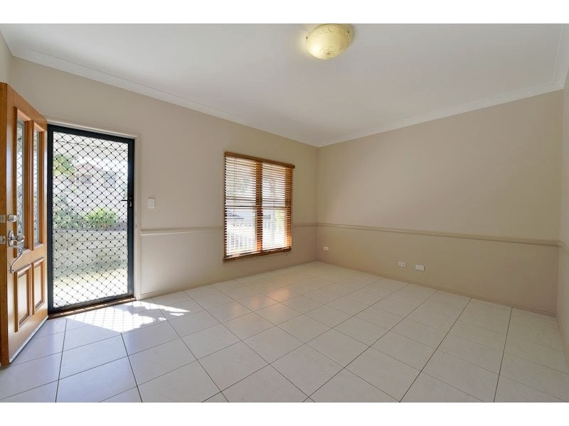 8 Sailboat Way, Springfield Lakes QLD 4300