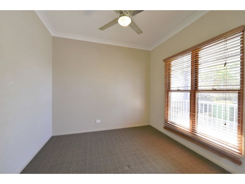 8 Sailboat Way, Springfield Lakes QLD 4300