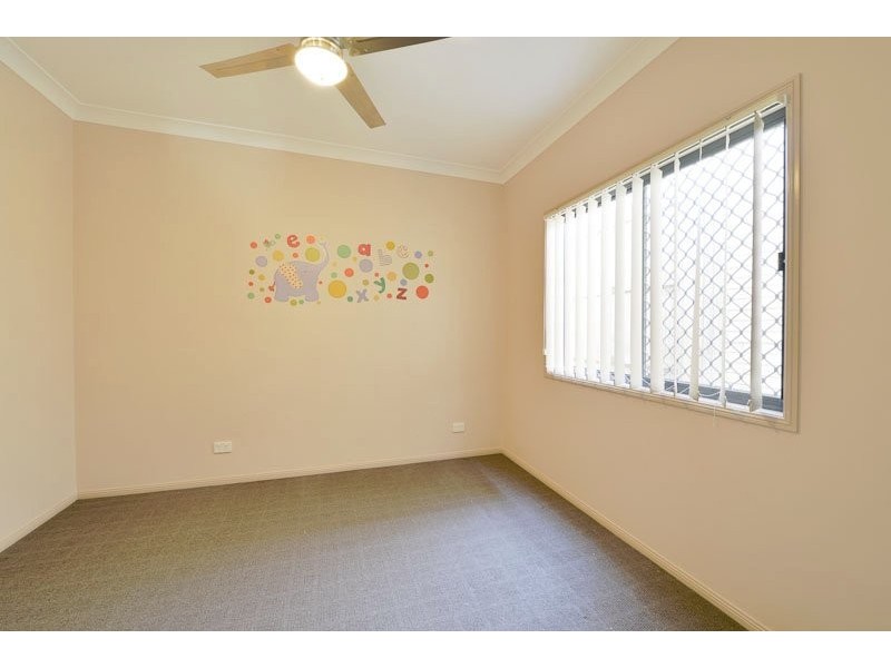 8 Sailboat Way, Springfield Lakes QLD 4300