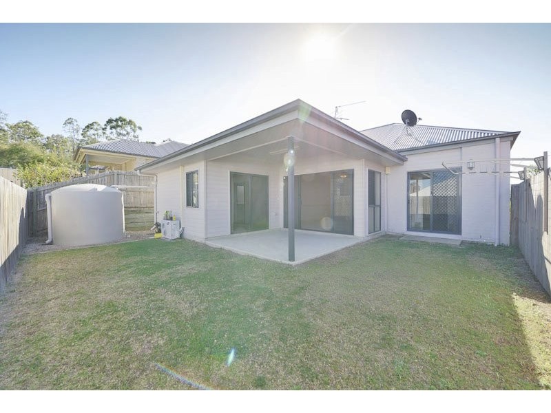 8 Sailboat Way, Springfield Lakes QLD 4300