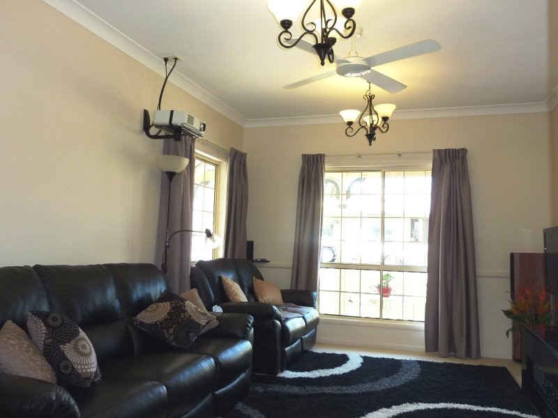 11 Apollo Place, Springfield Lakes QLD 4300