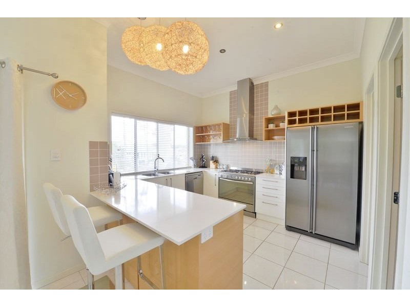 27 Kinglake Avenue, Springfield Lakes QLD 4300
