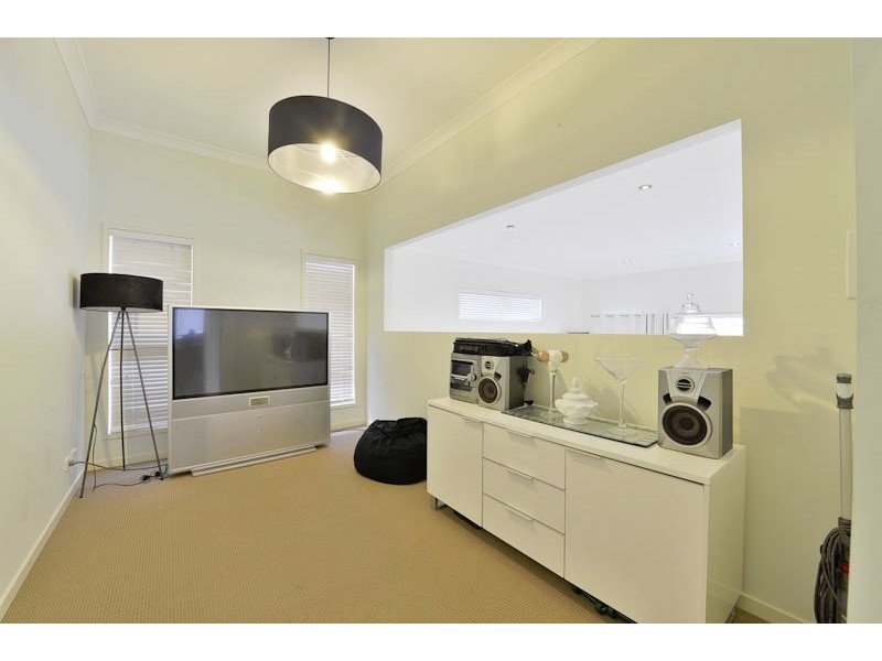 27 Kinglake Avenue, Springfield Lakes QLD 4300
