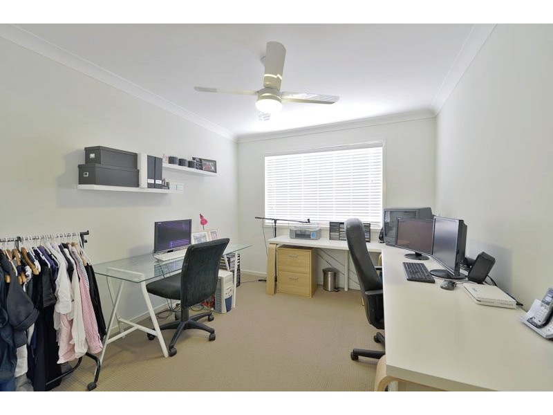 27 Kinglake Avenue, Springfield Lakes QLD 4300
