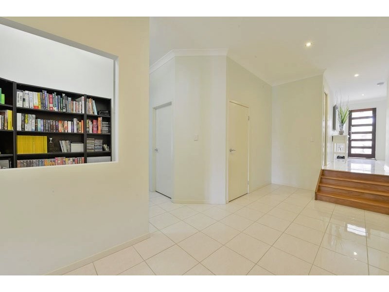 27 Kinglake Avenue, Springfield Lakes QLD 4300