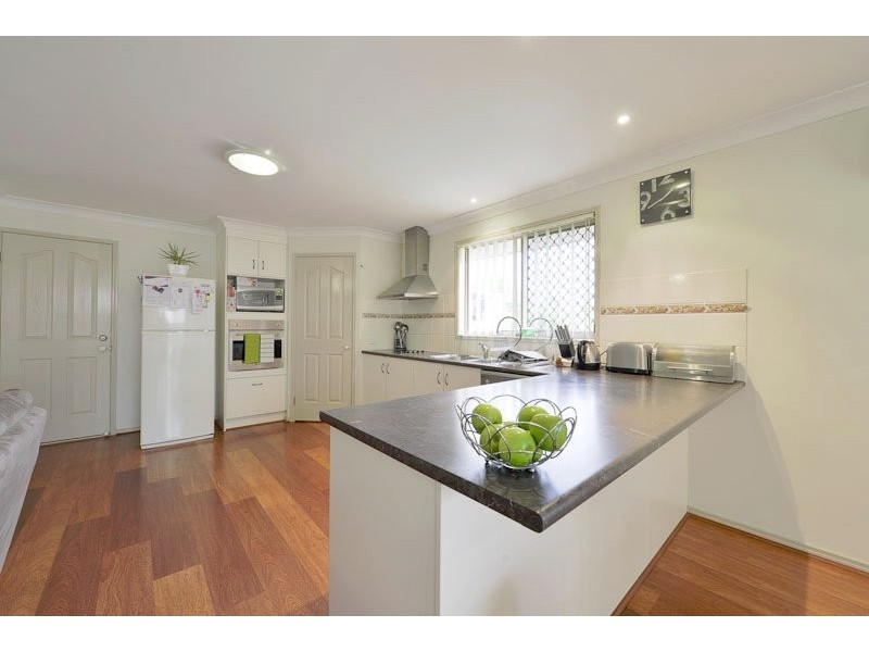 15 Cove Place, Springfield Lakes QLD 4300