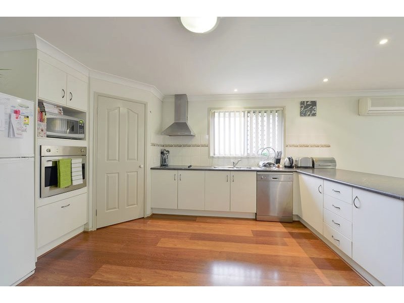 15 Cove Place, Springfield Lakes QLD 4300