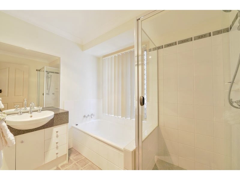 15 Cove Place, Springfield Lakes QLD 4300