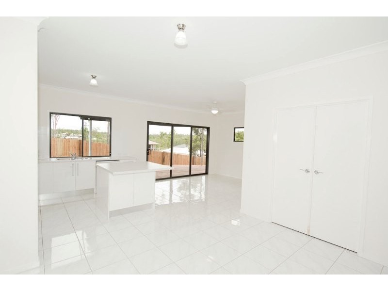 6 Cascades Street, Springfield Lakes QLD 4300