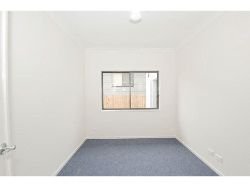 6 Cascades Street, Springfield Lakes QLD 4300