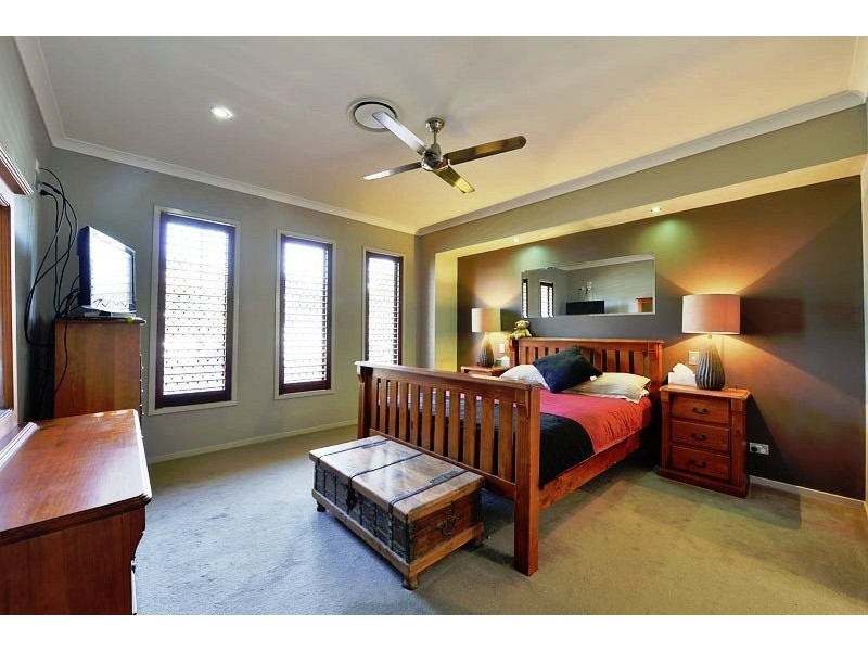 64 Lakes Entrance Drive, Springfield Lakes QLD 4300