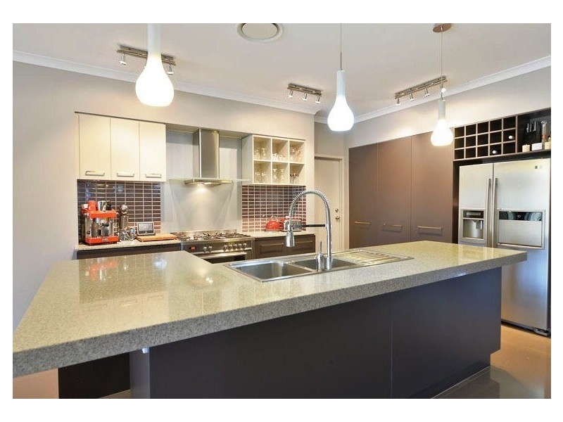 64 Lakes Entrance Drive, Springfield Lakes QLD 4300
