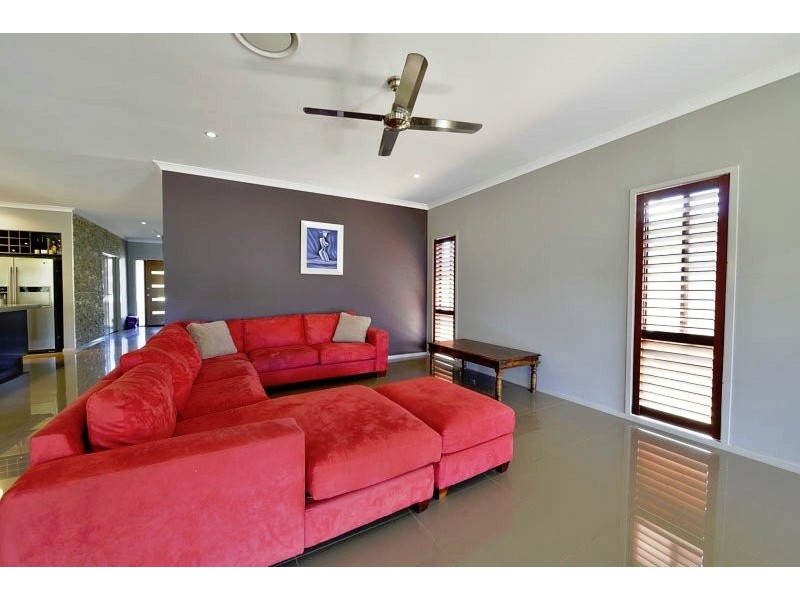 64 Lakes Entrance Drive, Springfield Lakes QLD 4300