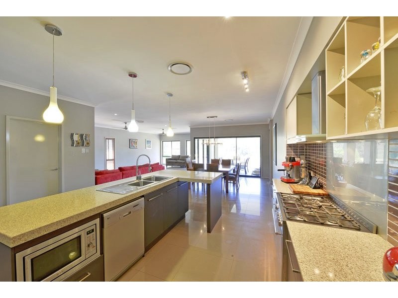 64 Lakes Entrance Drive, Springfield Lakes QLD 4300