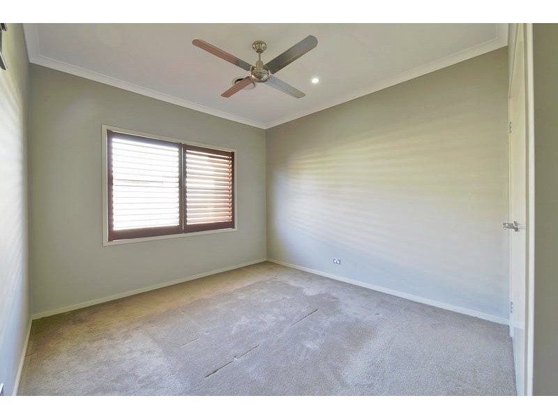 64 Lakes Entrance Drive, Springfield Lakes QLD 4300