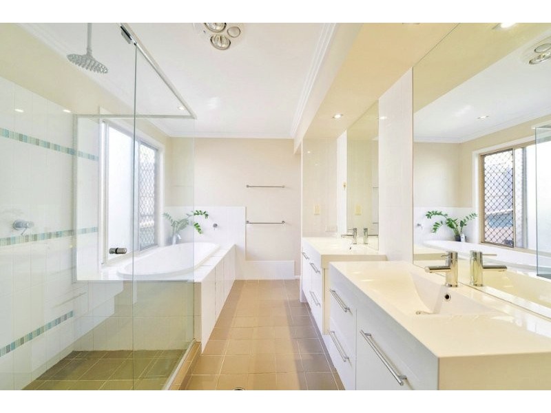 72 Admiral Crescent, Springfield Lakes QLD 4300