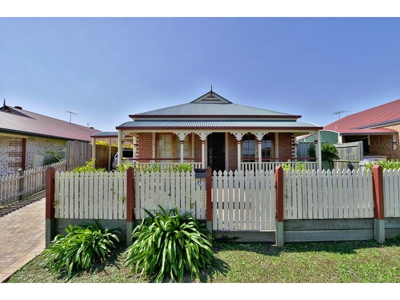 9 Flora Link, Springfield Lakes QLD 4300