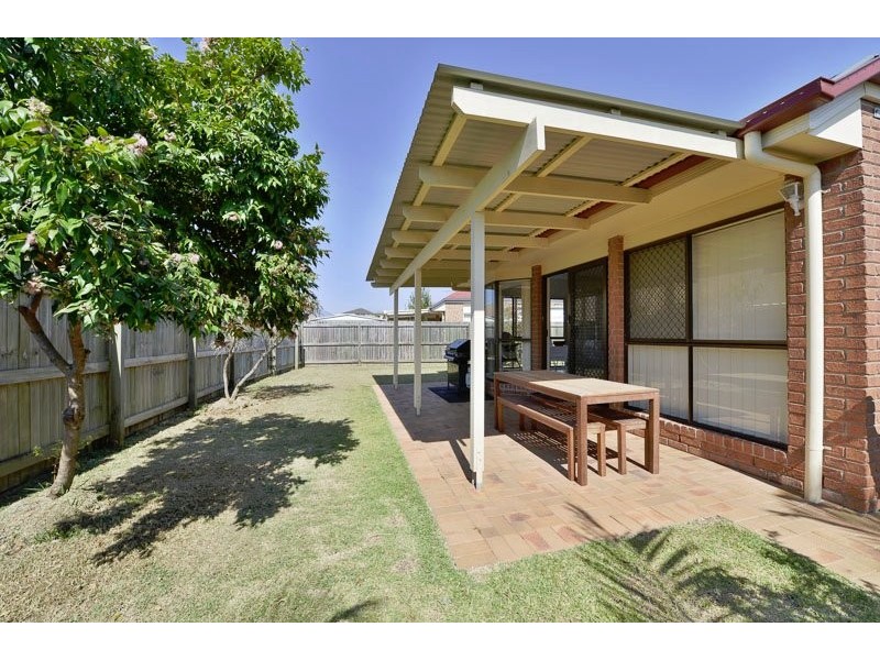 9 Flora Link, Springfield Lakes QLD 4300