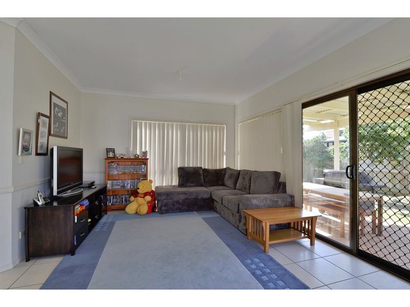 9 Flora Link, Springfield Lakes QLD 4300