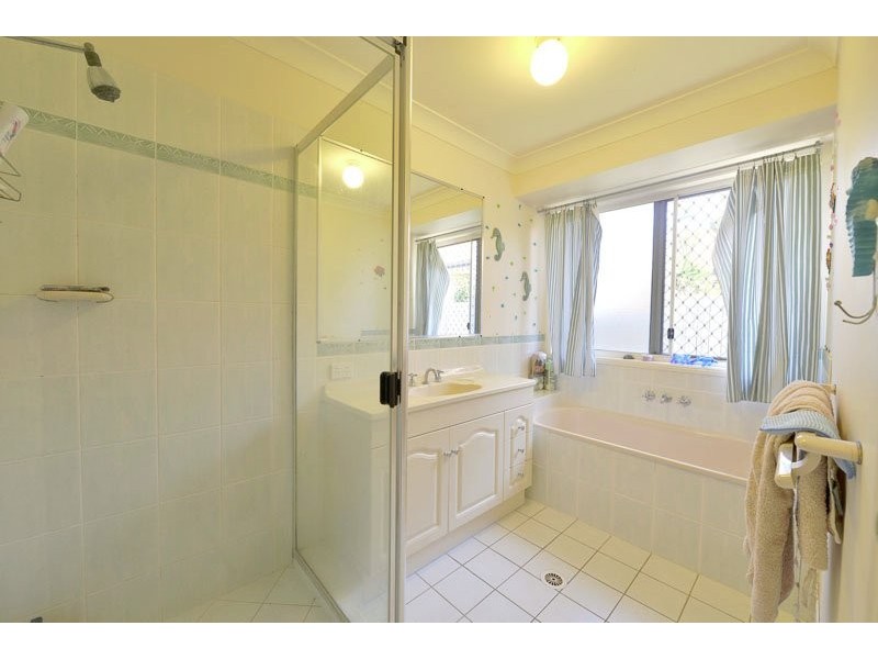 160 Lakeside Avenue, Springfield Lakes QLD 4300