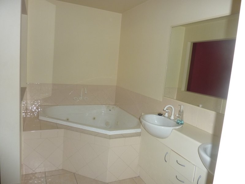 19 Montello Circuit, Springfield Lakes QLD 4300