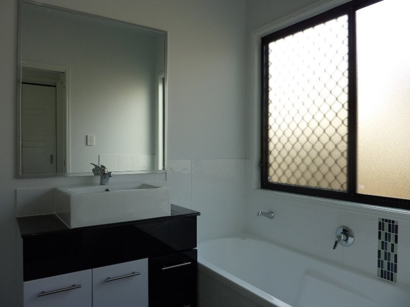 12 Yellowstone Way, Springfield Lakes QLD 4300