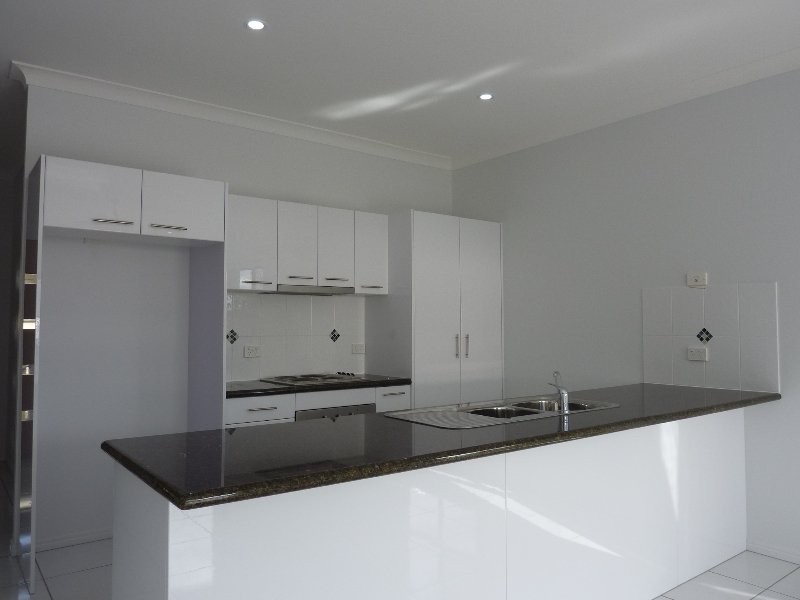 12 Yellowstone Way, Springfield Lakes QLD 4300