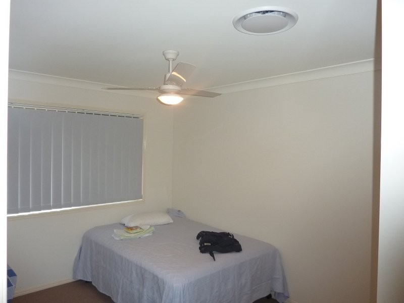 4 Dew Close, Springfield Lakes QLD 4300