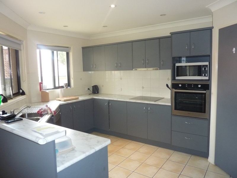 4 Dew Close, Springfield Lakes QLD 4300