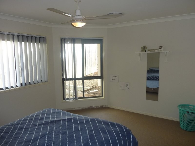 4 Dew Close, Springfield Lakes QLD 4300