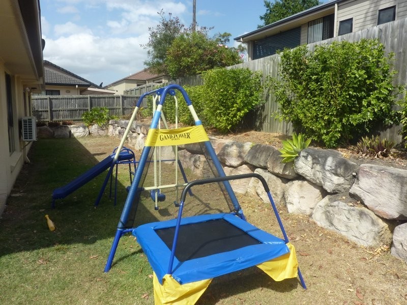 4 Dew Close, Springfield Lakes QLD 4300