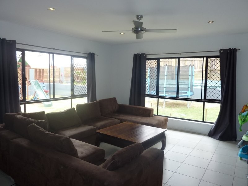 2 Patricius Place, Augustine Heights QLD 4300