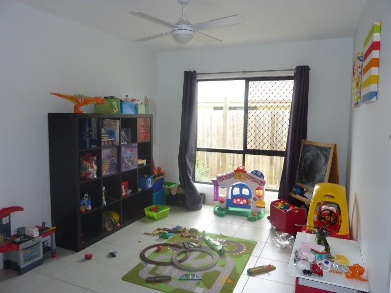 2 Patricius Place, Augustine Heights QLD 4300