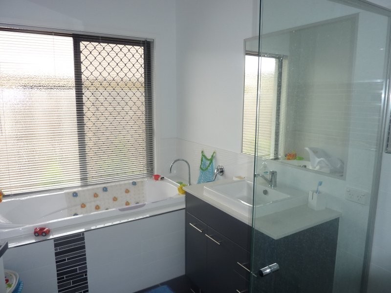 2 Patricius Place, Augustine Heights QLD 4300